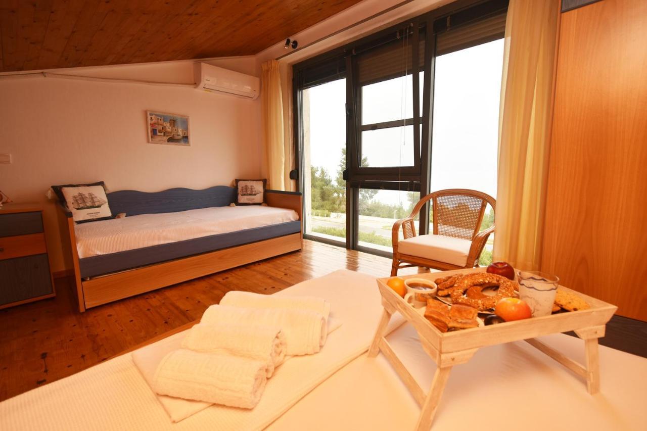 Olia Sea View Shared Pool Villa, Néa Fókaia エクステリア 写真