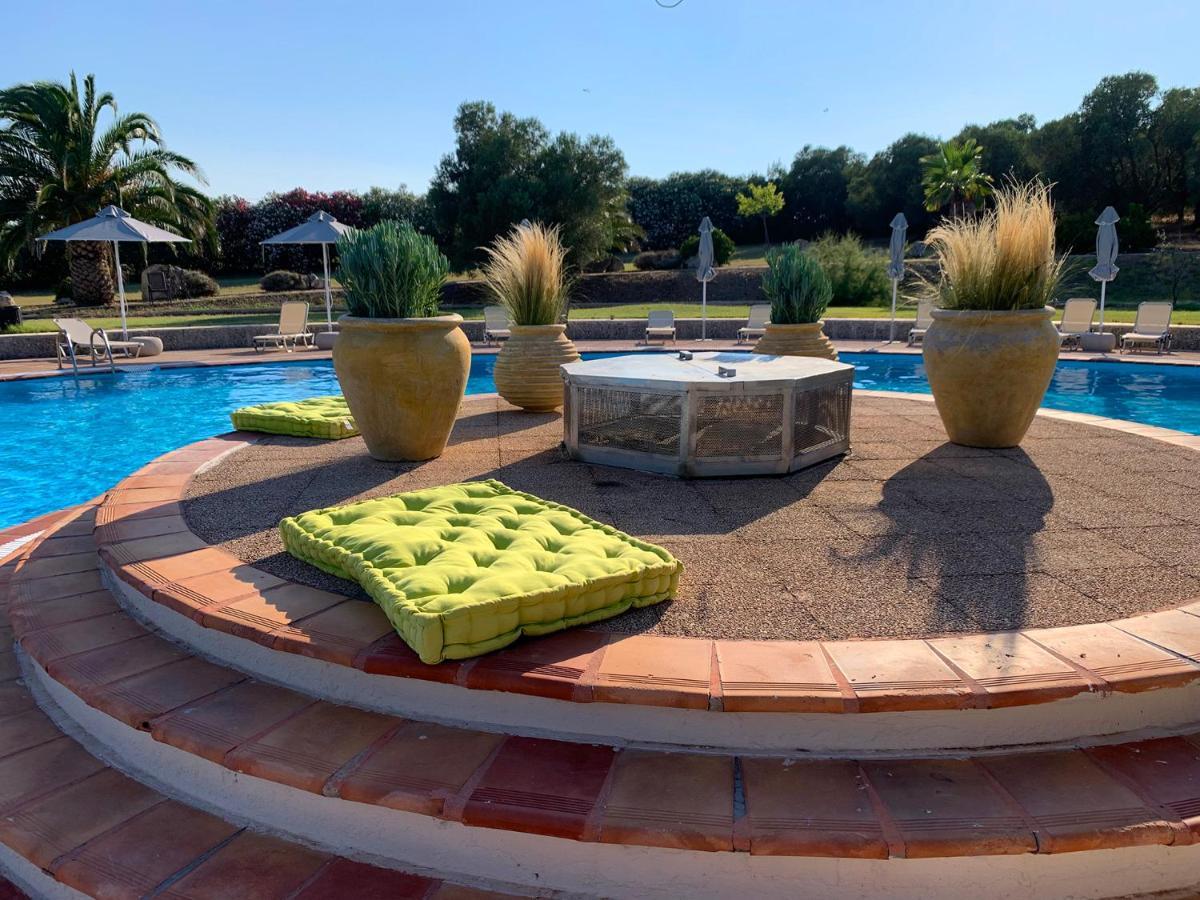 Olia Sea View Shared Pool Villa, Néa Fókaia エクステリア 写真