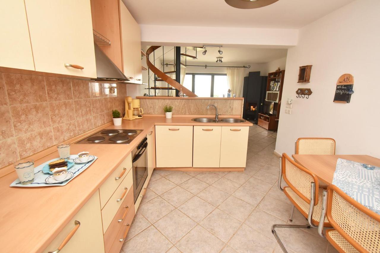 Olia Sea View Shared Pool Villa, Néa Fókaia エクステリア 写真