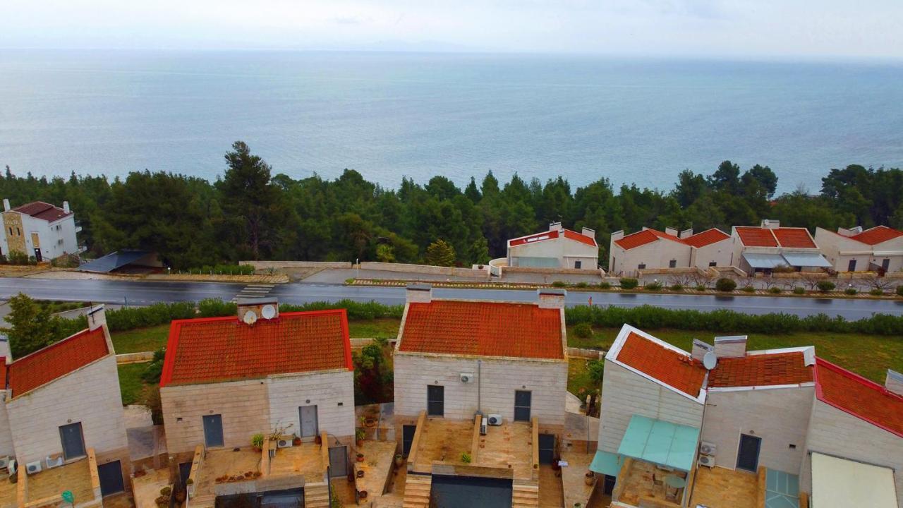 Olia Sea View Shared Pool Villa, Néa Fókaia エクステリア 写真