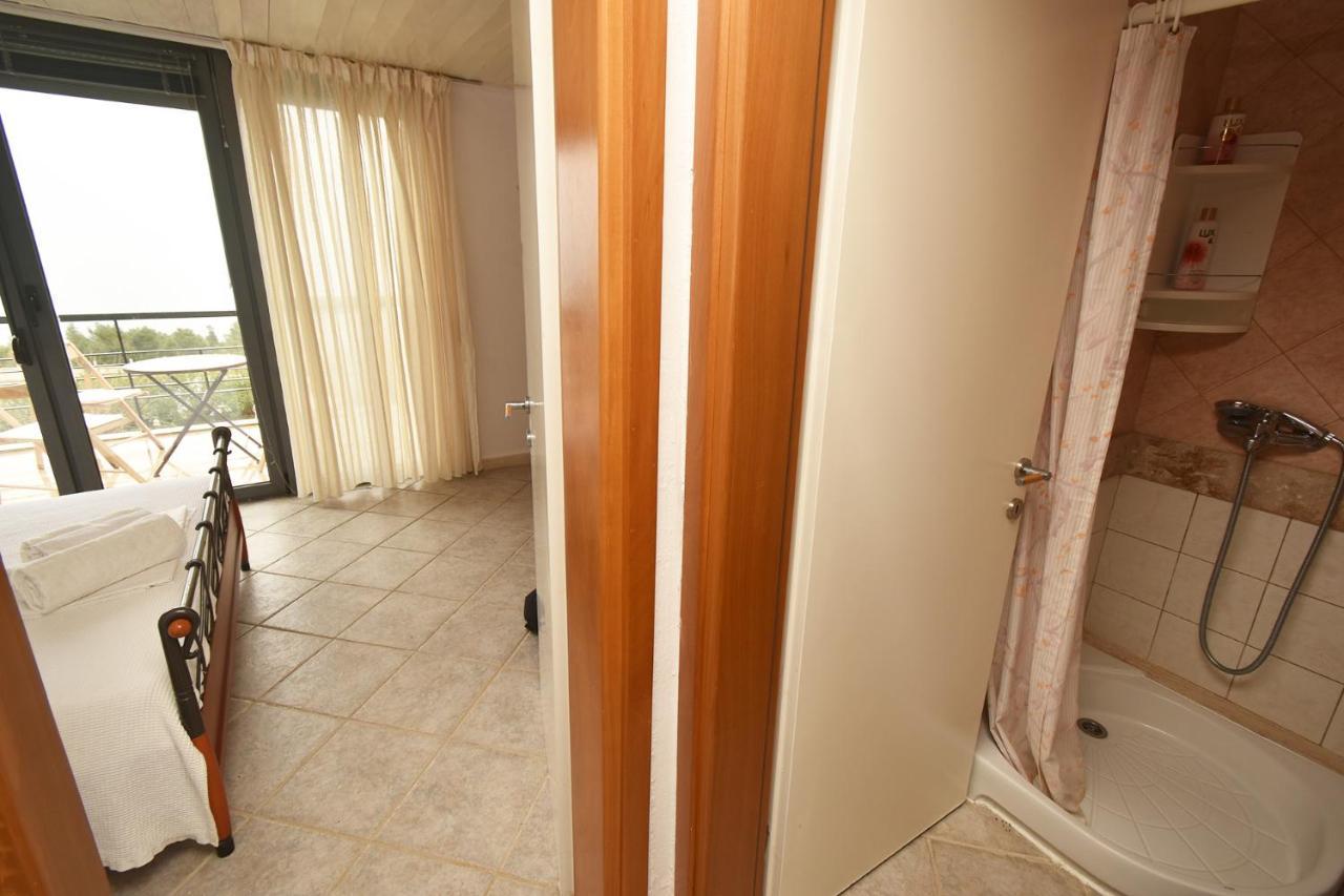 Olia Sea View Shared Pool Villa, Néa Fókaia エクステリア 写真