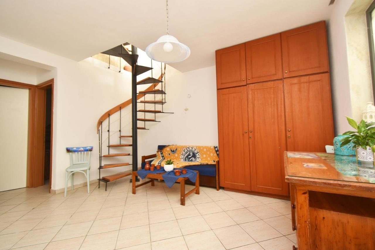 Olia Sea View Shared Pool Villa, Néa Fókaia エクステリア 写真